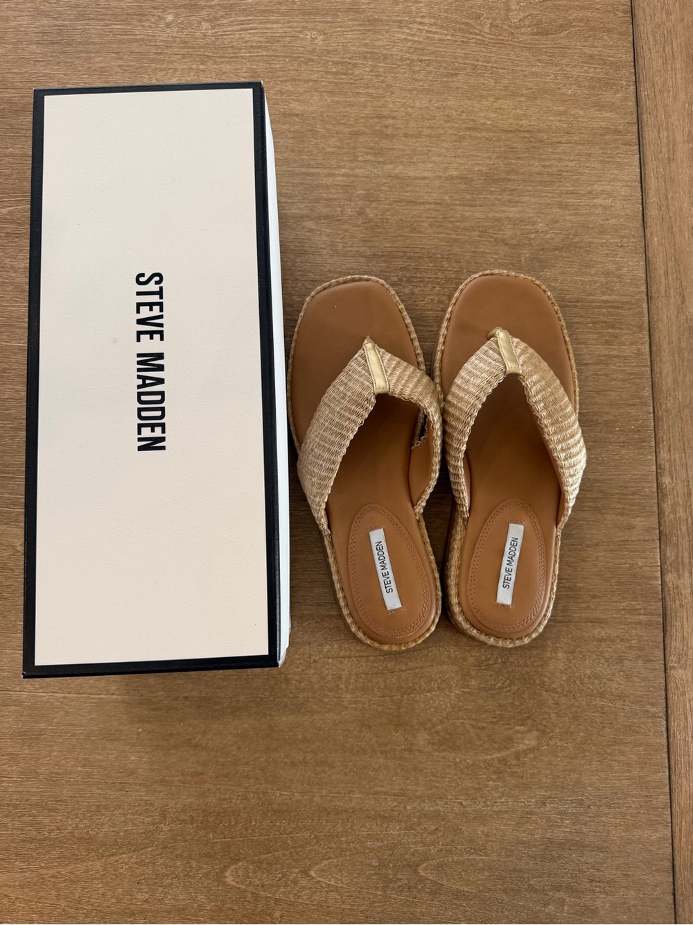 Brand new, never worn Steve Madden Bella platform sandals in Gold Raffia, size 8